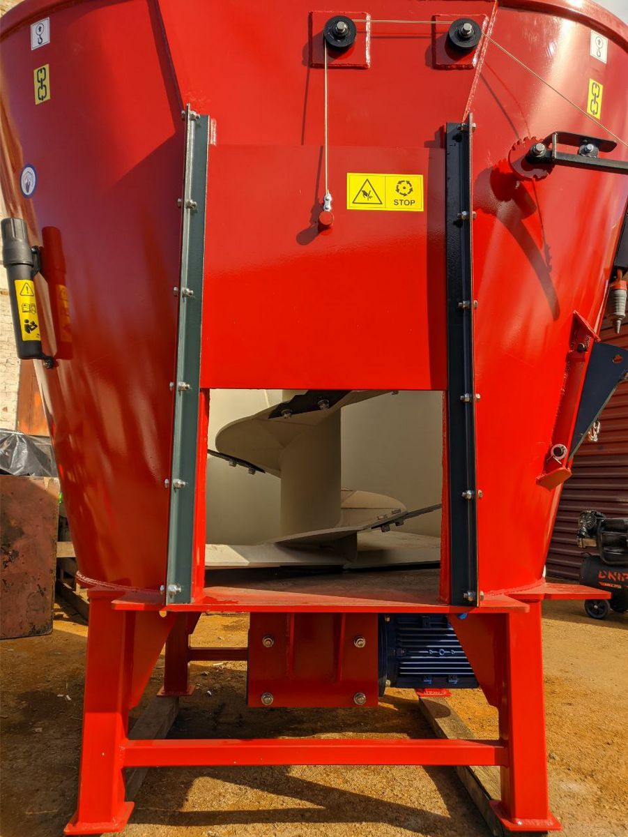 Futtermischer DM 2 Futtersilo Neu! 3