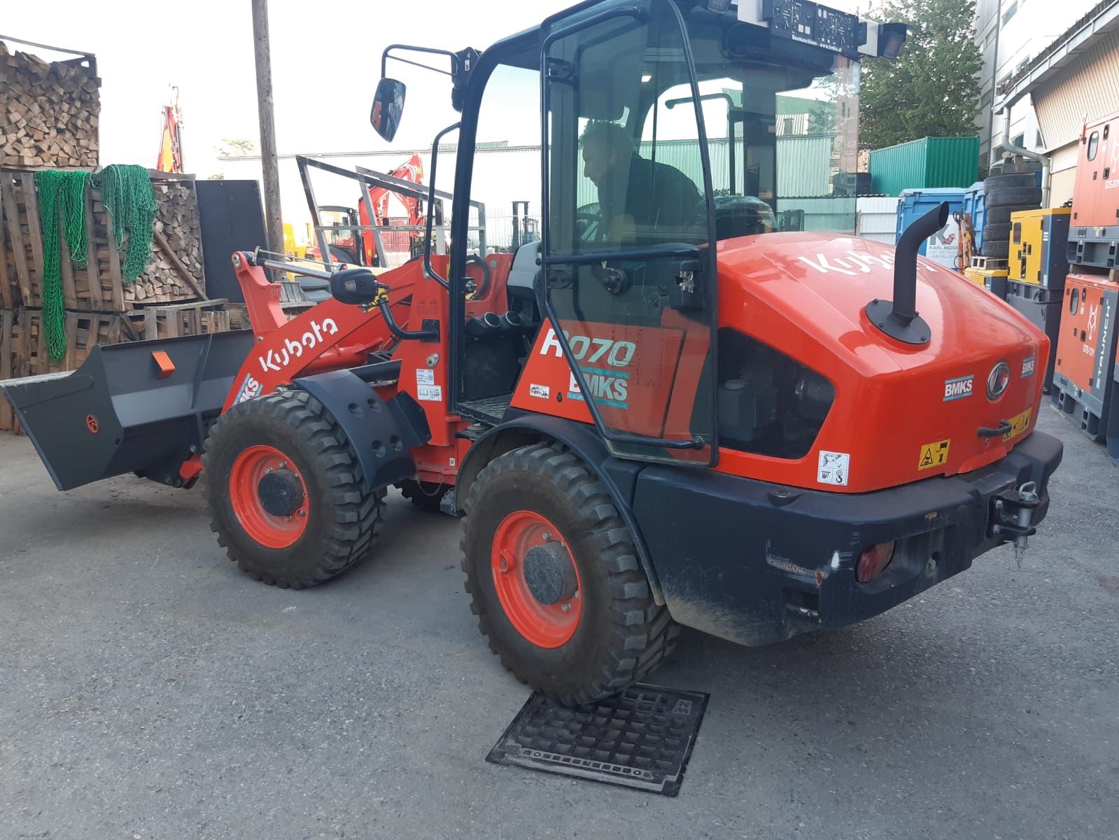 Kubota R070 2