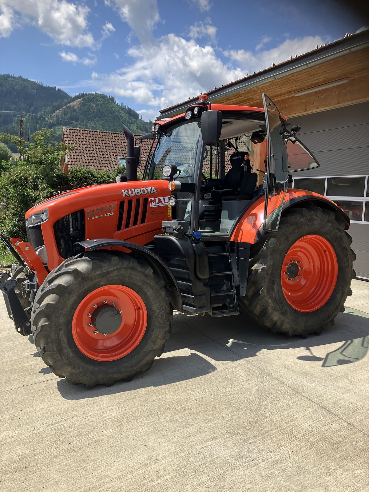 Kubota M7172 2