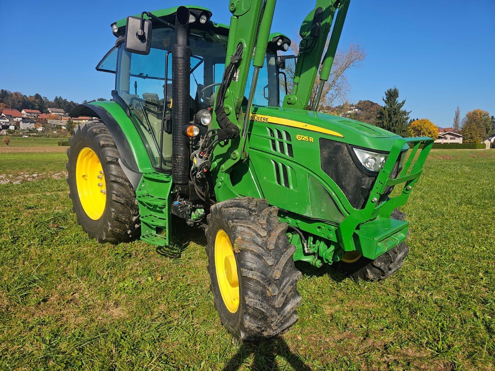 John Deere 6125R 3