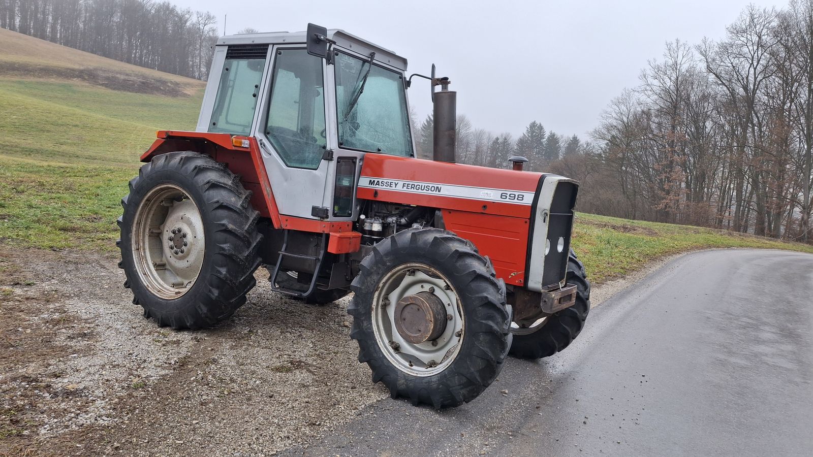 Massey Ferguson 698 2