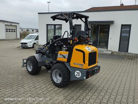 Giant G2200 Xtra HD 2