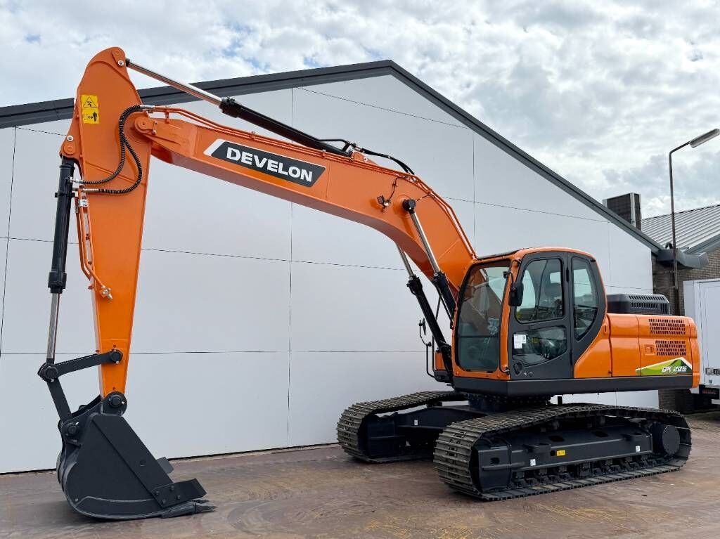 Doosan Develon DX205 *2025 Model* - Unused / Hammer Lin 3