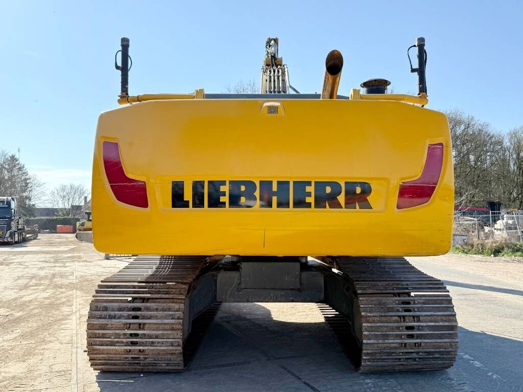 Liebherr R946LC SHD - 15 Meter Long Reach Dutch Machine / 3