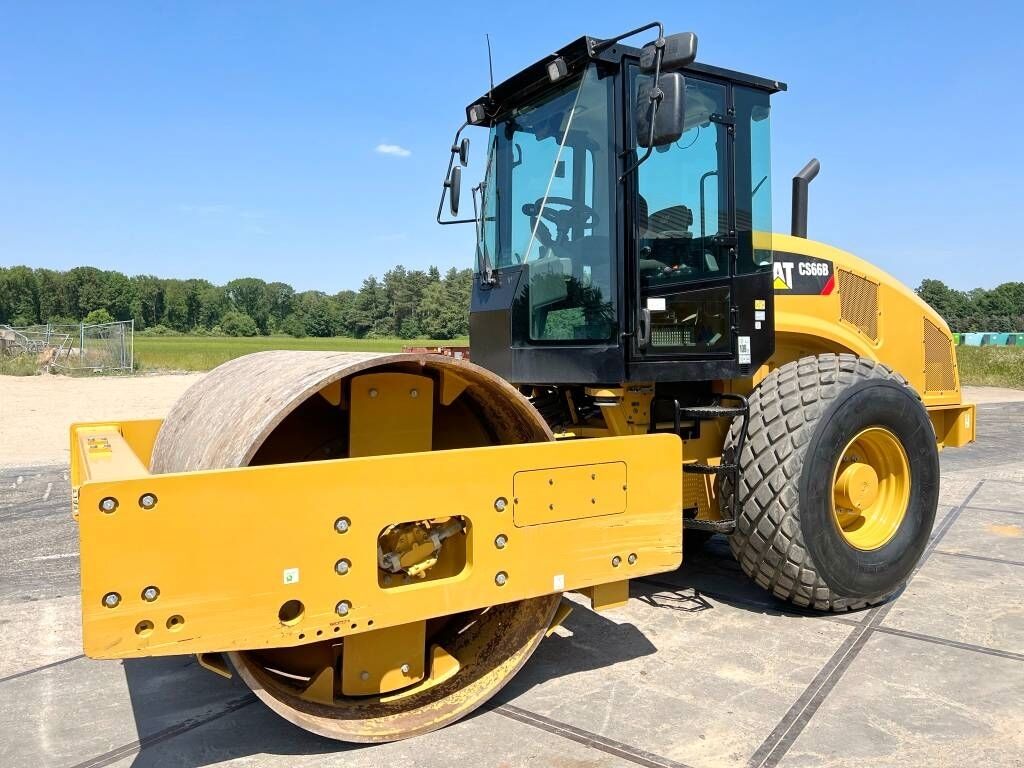 CAT CS66B - Excellent Condition / Low Hours / CE 2