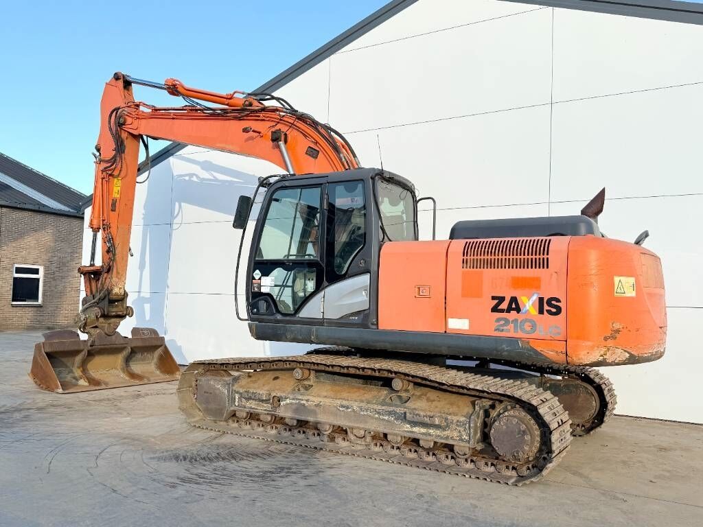 Hitachi ZX210LC-5B - Tilting Bucket / Quick Coupler 3