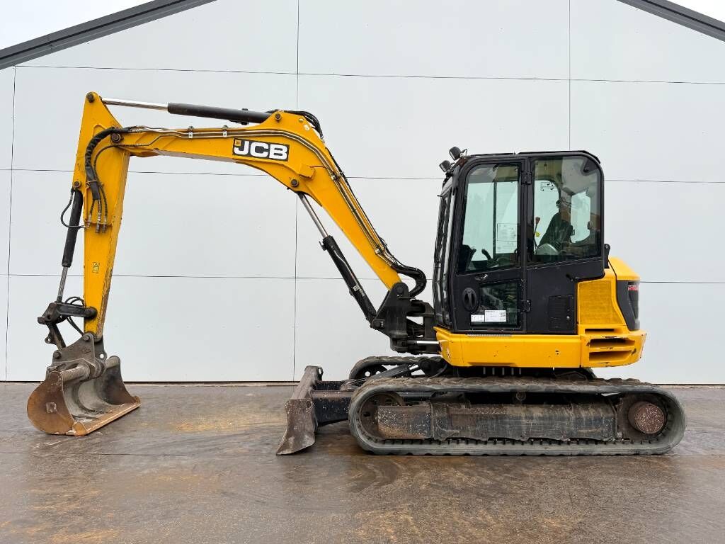 JCB 86C-1 - Hammer Lines / Quick Coupler 1