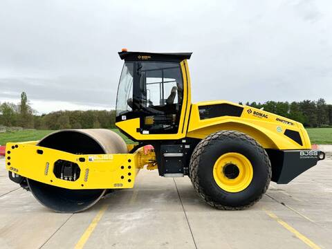 Bomag BW213D-5 - New / Unused / Vibrating Roller