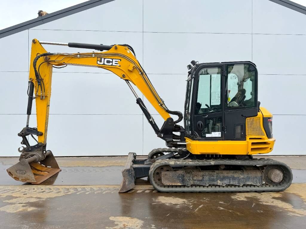 JCB 86C-1 - Hammer Lines / Quick Coupler 1