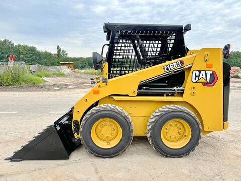CAT 216B3 - New / Unused / Extra Hydraulic