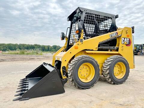 CAT 216B3 - New / Unused / Extra Hydraulic