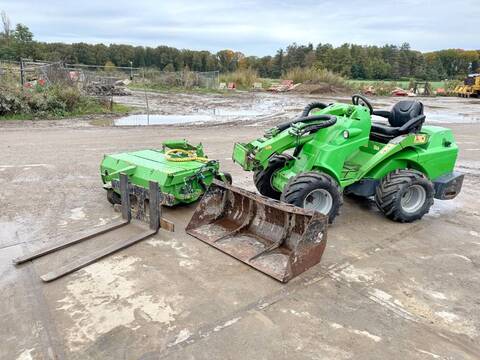 Avant M635 + 3 Attachments / Quick Coupler / Telescopi