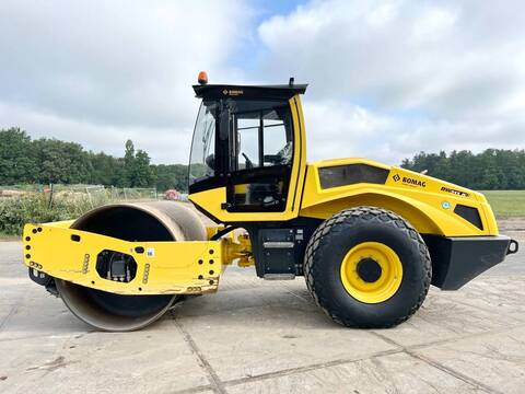 Bomag BW213D-5 Excellent Condition / Low Hours /