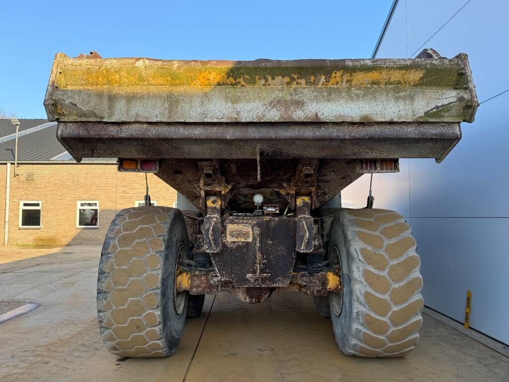 Volvo A40D - Tailgate / Heated Seat 3