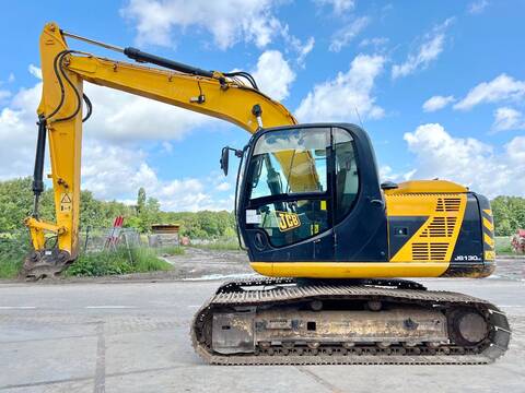 JCB JS130C - Hammer Lines / Backup Camera