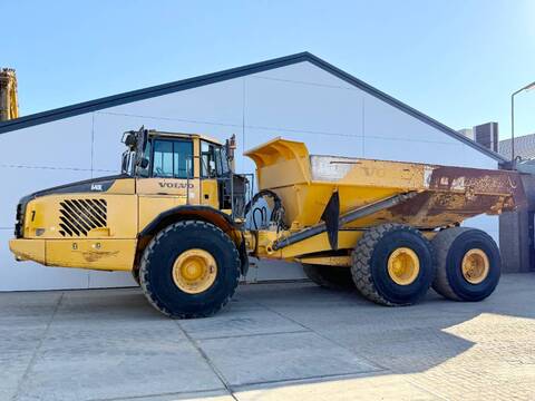 Volvo A40E - Automatic Greasing / Backup Camera