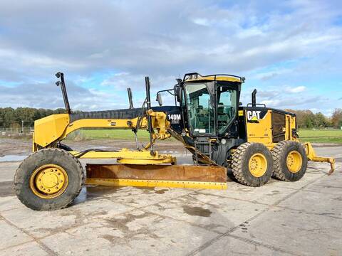 CAT 140M AWD - 6X6  Excellent Condition / Ripper