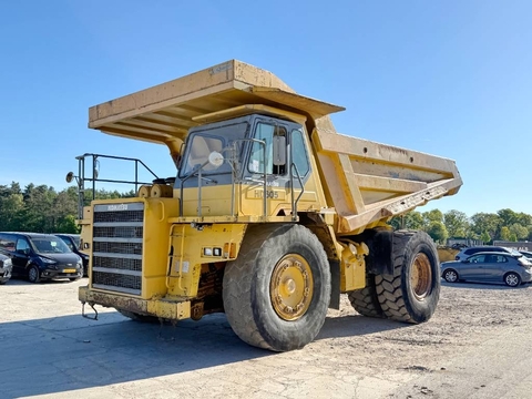 Komatsu HD605-5 - Automatic Greasing / Camera