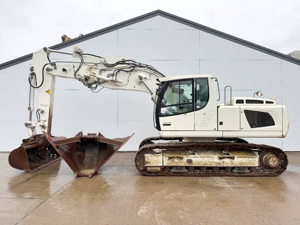 Liebherr R906LC - 2 Buckets Included / Quick Coupler 1