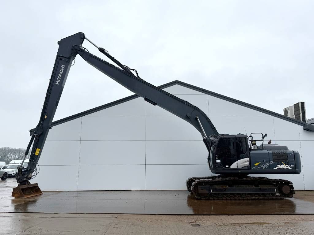 Hitachi ZX250LCN-6 - 18m / TRIMBLE GPS / German Machine 2