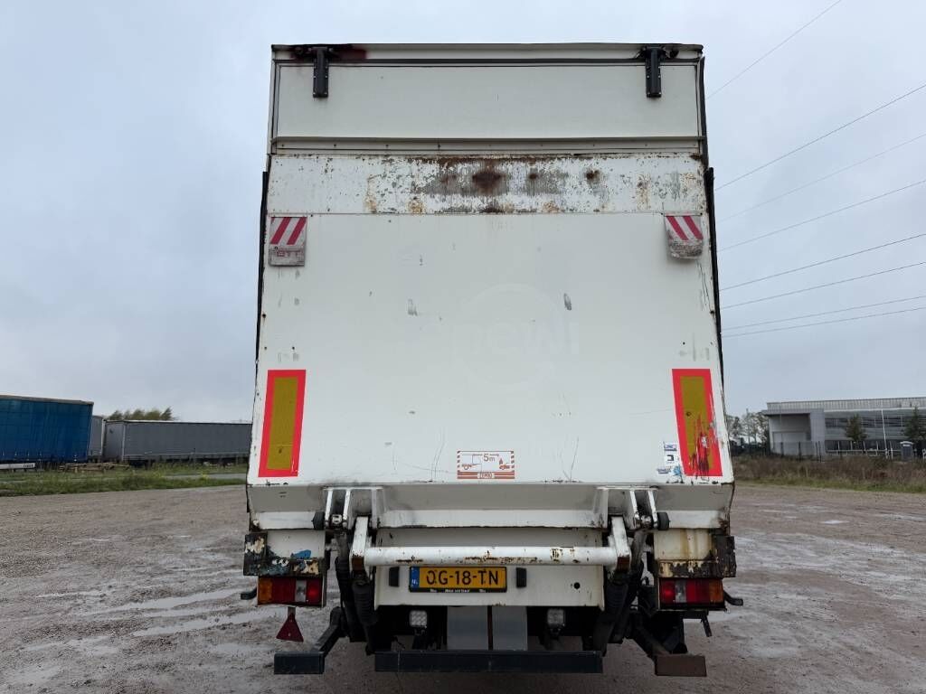 DRO-12-20 B - Tailgate / Forced Steering 3