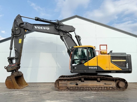 Volvo EC300ENL - Oilquick / Triple Boom / Tilting Buck