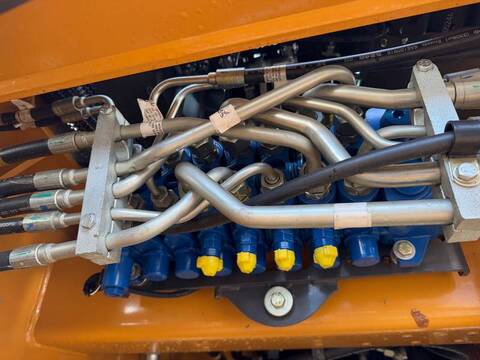 CASE 570SV 4WD - 4/1 Bucket / Telescopic Boom / AC