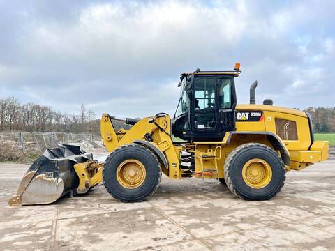 CAT 938M - Quick Coupler / Weight System