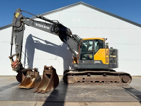 Volvo ECR235EL - Triple Boom / Tilting Bucket / 3 Buck