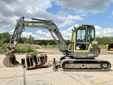 Volvo ECR88 Plus - 5 Buckets Included / Quick Coupler