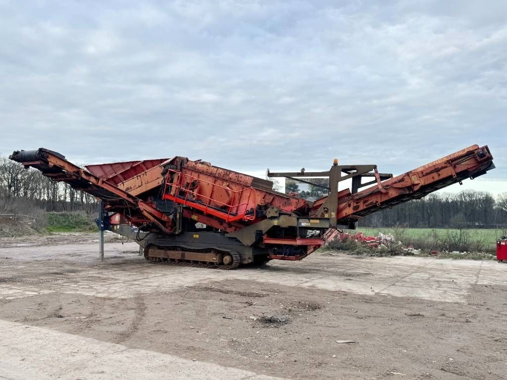 Terex Finlay 883 - Deutz Engine / 2 Side Conveyor 2