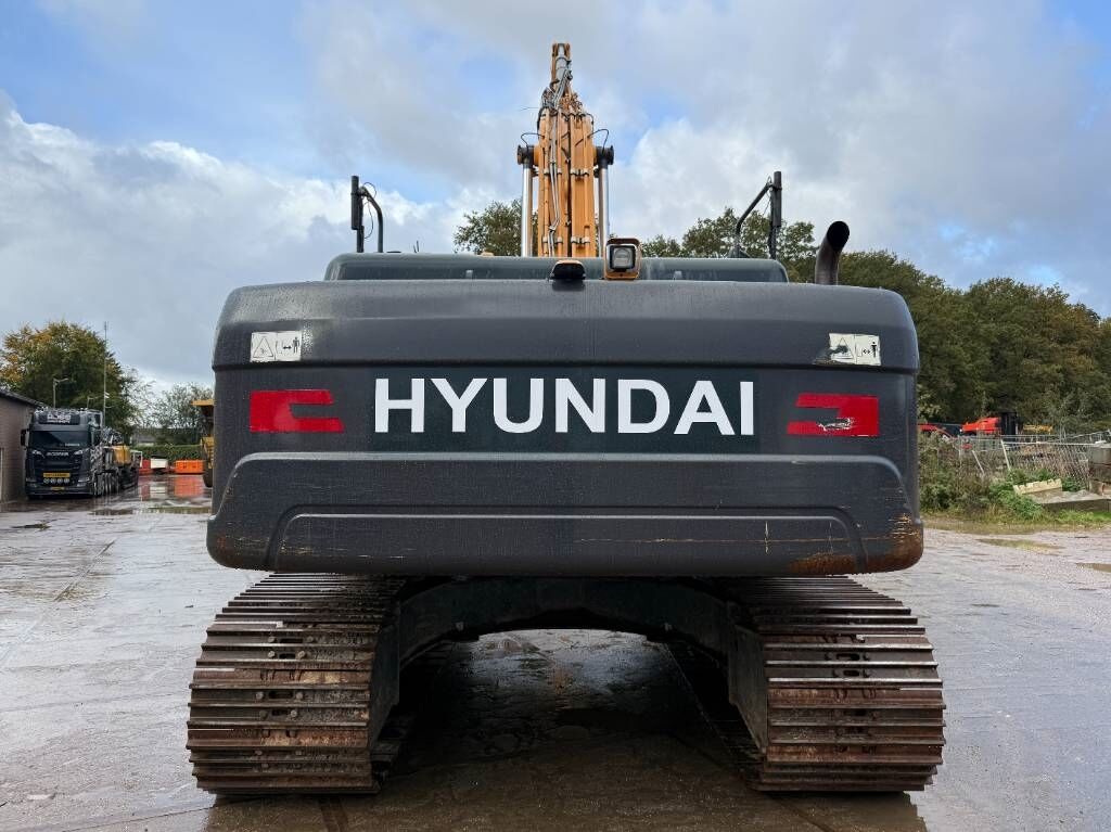 Hyundai HX300LR - 18m Long Reach / Auto Greasing 3