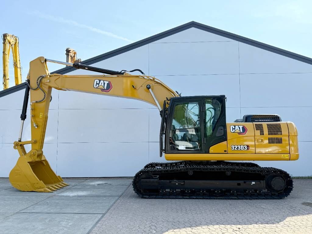 CAT 323D3 *2025 Model* - New / Unused / Hammer Lines 1