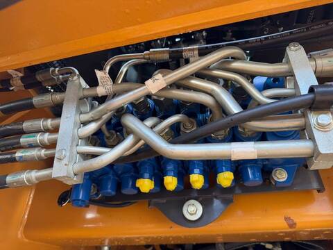 CASE 570SV 4WD - 4/1 Bucket / Telescopic Boom / AC