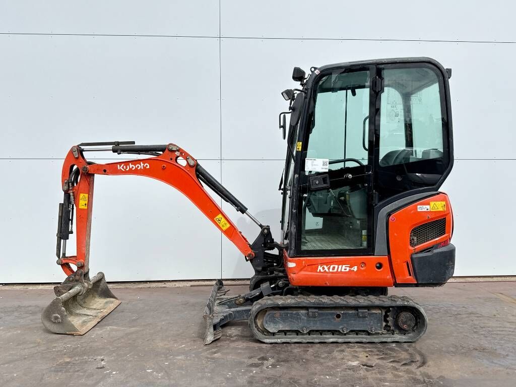 Kubota KX016-4 - Hammer Lines / Quick Coupler 1