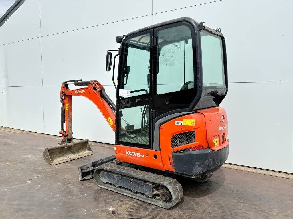 Kubota KX016-4 - Hammer Lines / Quick Coupler 3