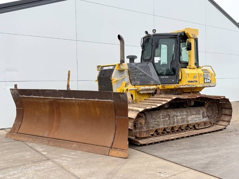 Komatsu D61PX15 - 6 Way + Folding Blade / CE + EPA / AC