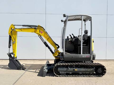 Wacker Neuson EZ26 Zero Tail - Hammer Lines / Trench Bucket