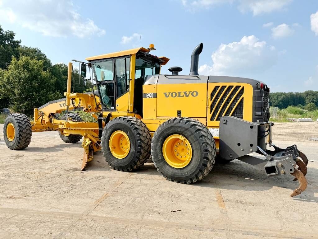 Volvo G970 - Good Condition / 3 Tine Ripper 2