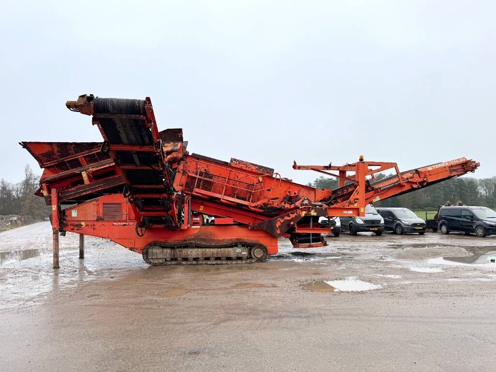 Terex Finlay 883T - Deutz Engine / 2 Side Conveyors 2