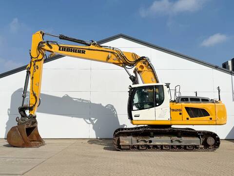 Liebherr R926LC - German Machine / Oilquick / Triple Boom