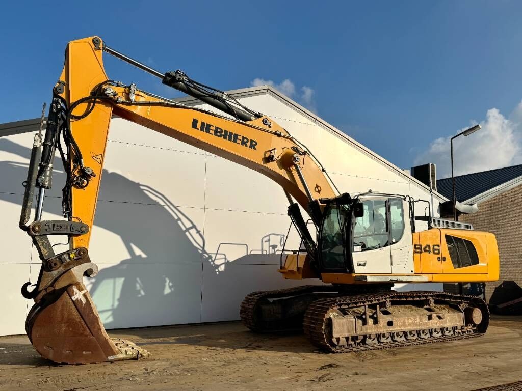 Liebherr R946LC - Hammer Lines / Quick Coupler 2