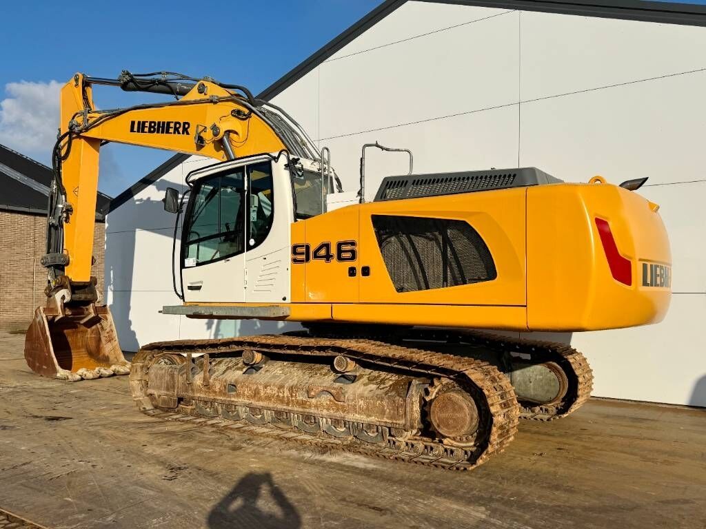 Liebherr R946LC - Hammer Lines / Quick Coupler 3