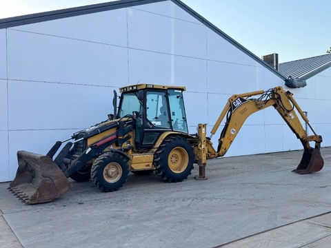 CAT 432D - Telescopic Boom / Hammer Lines
