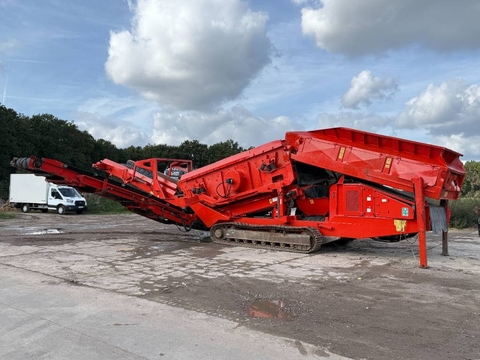 Terex Finlay 883T - 2 Side Conveyor / Auto Greasing