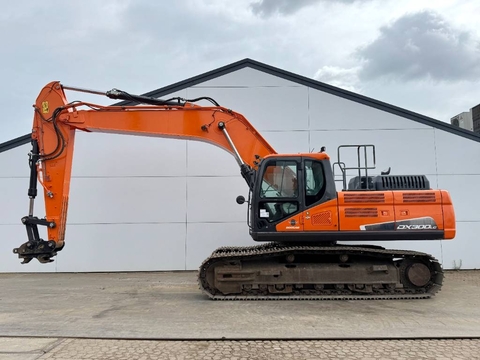 Doosan DX300LC-5 - Hammer Lines / Rear + Side Camera