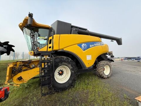New Holland CR9070