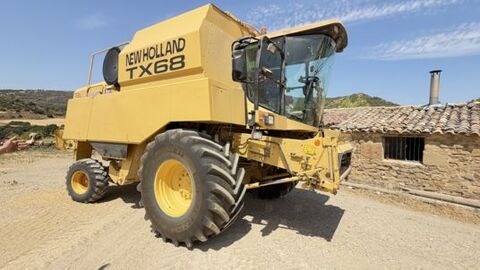New Holland TX68