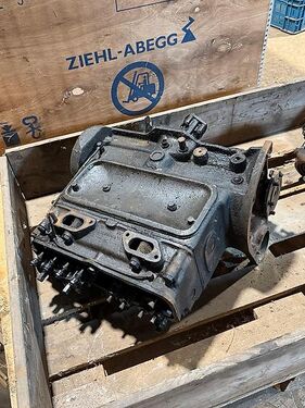 Motor OM636 Unimog U411 Ersatzteilspender 2