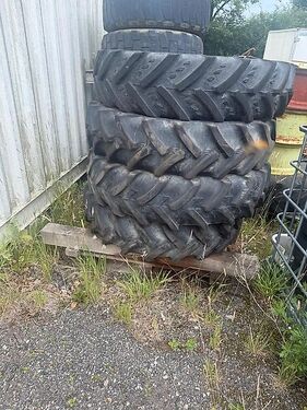 Sonstige Räder 320 85 R32 12.4 R32 Kleber 10 Loch Unimog